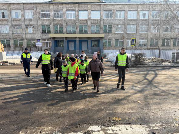 Профилактическая пешеходная экскурсия «Безопасный путь домой!» Профилактическая пешеходная экскурсия «Безопасный путь домой!»