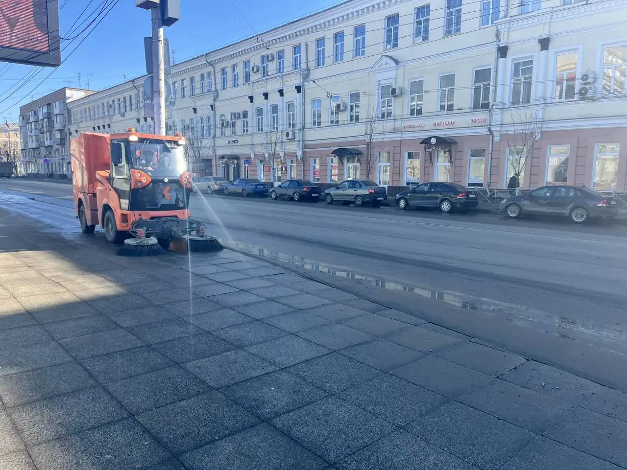 В городе продолжаются плановые работы по благоустройству В городе продолжаются плановые работы по благоустройству