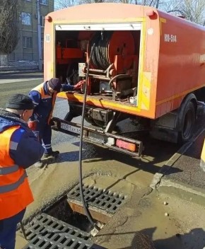 Специалисты МУП «Водосток» продолжают работу по предупреждению паводков