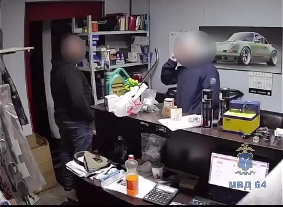 Саратовские полицейские задержали мошенника