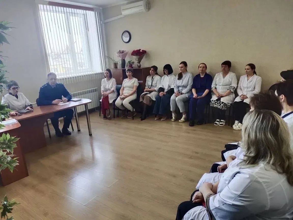 Прокурор Татищевского района Дмитрий Ковылин провел встречу с трудовым коллективом ГУЗ СО "Татищевская районная больница»