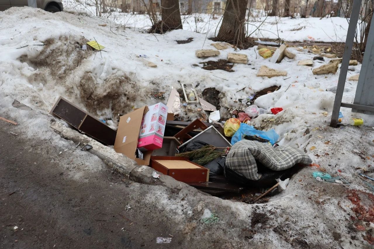 Комитет по ЖКХ проверил благоустройство контейнерных площадок и зафиксировал нарушения Комитет по ЖКХ проверил благоустройство контейнерных площадок и зафиксировал нарушения