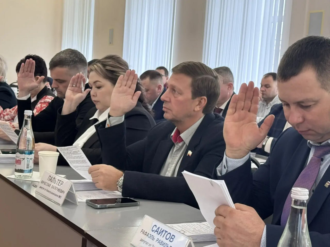 Сегодня на совместном заседании Собрания депутатов Энгельсского муниципального района и Городского совета депутатов принят ряд важных поправок в бюджет, в том числе по тем социальным обязательствам, которые ранее брала на... Сегодня на совместном заседании Собрания депутатов Энгельсского муниципального района и Городского совета депутатов принят ряд важных поправок в бюджет, в том числе по тем социальным обязательствам, которые ранее брала на...