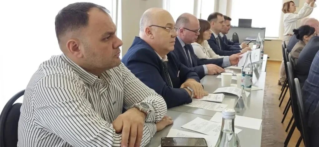 Сегодня на совместном заседании Собрания депутатов Энгельсского муниципального района и Городского совета депутатов принят ряд важных поправок в бюджет, в том числе по тем социальным обязательствам, которые ранее брала на... Сегодня на совместном заседании Собрания депутатов Энгельсского муниципального района и Городского совета депутатов принят ряд важных поправок в бюджет, в том числе по тем социальным обязательствам, которые ранее брала на...