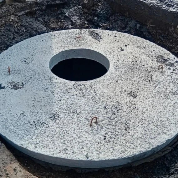 Продолжаются работы по ремонту колодцев Продолжаются работы по ремонту колодцев