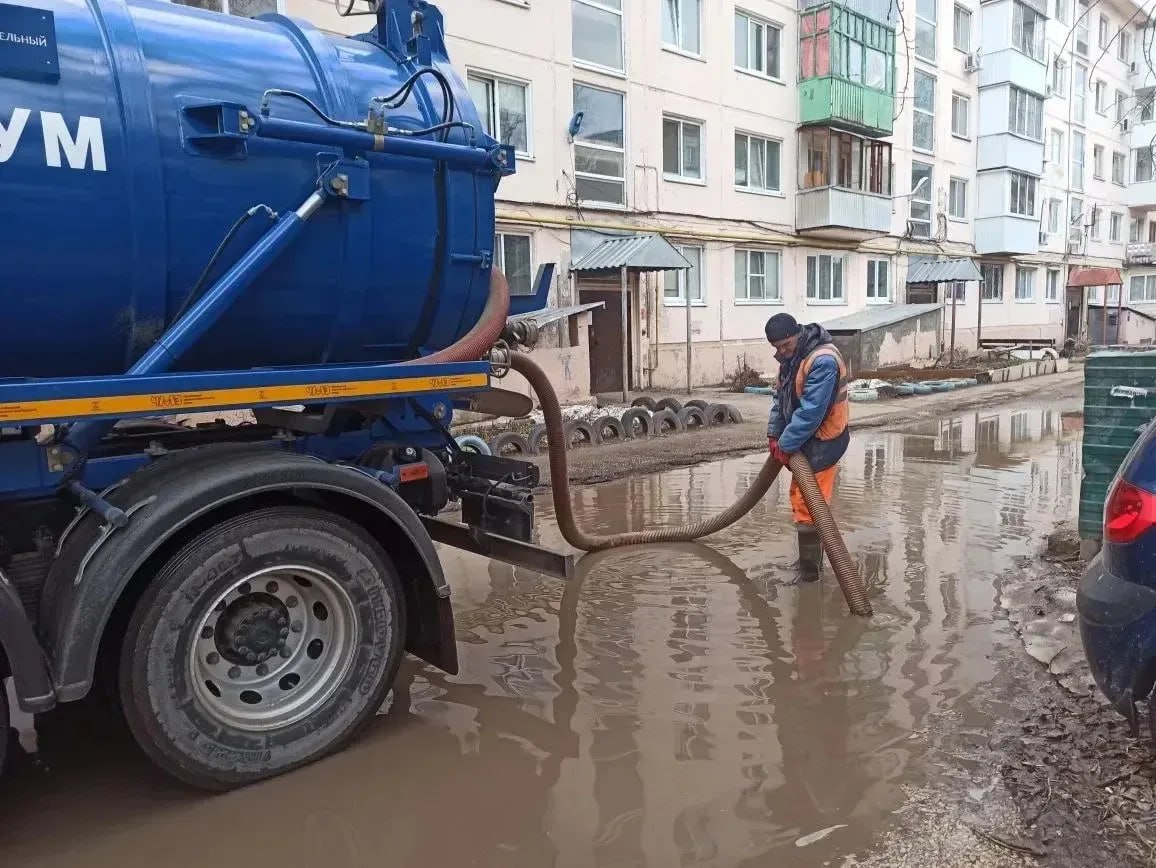 Откачка воды и очистка дорог Откачка воды и очистка дорог