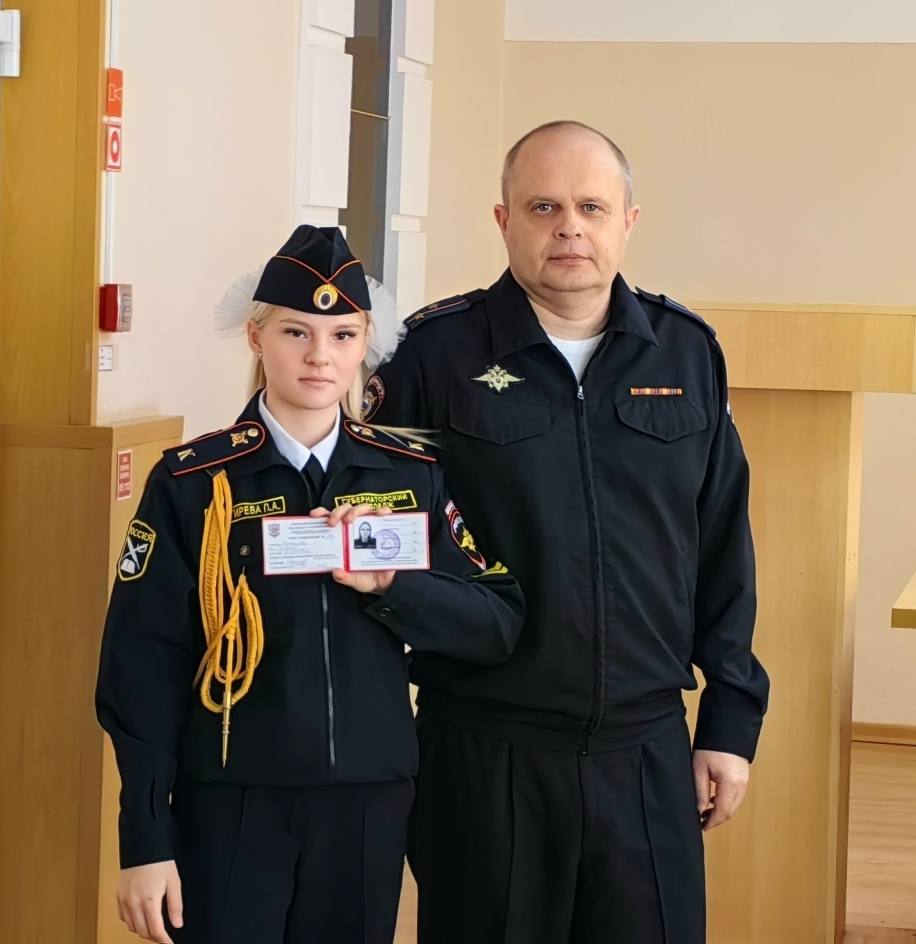 В МУ МВД России «Балаковское» состоялось торжественное вручение удостоверений народным дружинникам В МУ МВД России «Балаковское» состоялось торжественное вручение удостоверений народным дружинникам