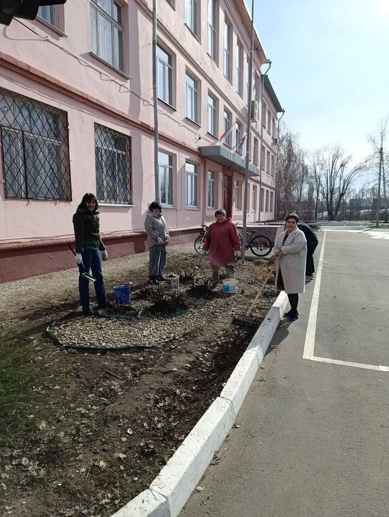 Балаково присоединился к субботникам в рамках месячника по благоустройству, объявленного губернатором Романом Бусаргиным Балаково присоединился к субботникам в рамках месячника по благоустройству, объявленного губернатором Романом Бусаргиным