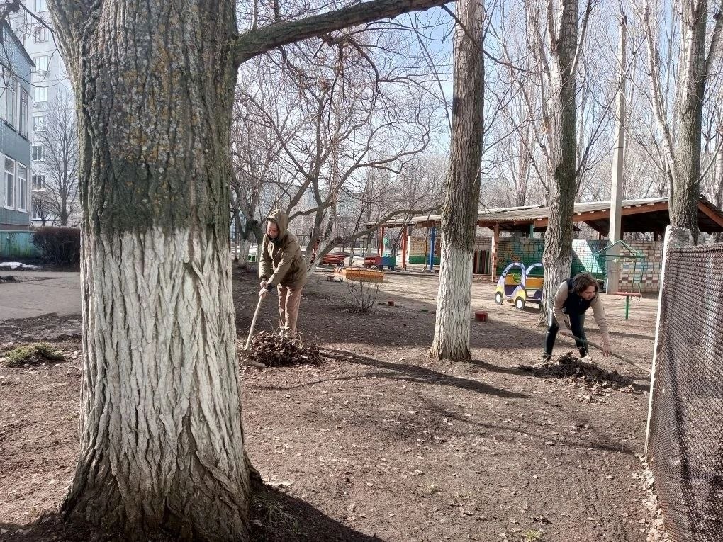 Балаково присоединился к субботникам в рамках месячника по благоустройству, объявленного губернатором Романом Бусаргиным Балаково присоединился к субботникам в рамках месячника по благоустройству, объявленного губернатором Романом Бусаргиным