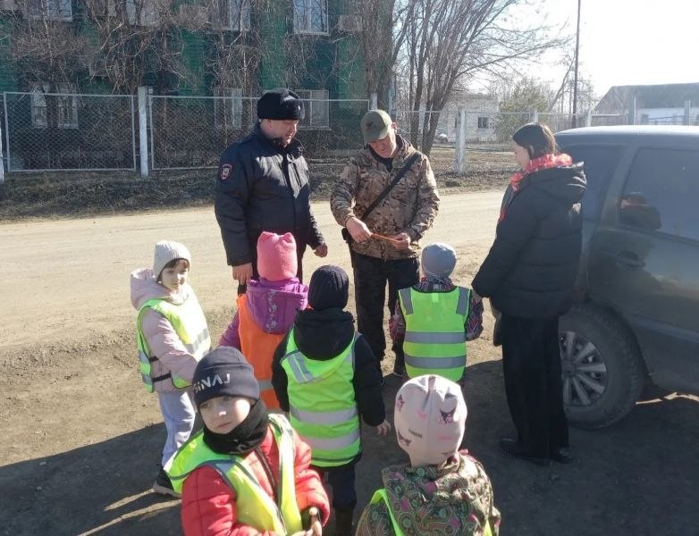 В Красноармейском районе госавтоинспекторы провели акцию «Внимание, железнодорожный переезд!» В Красноармейском районе госавтоинспекторы провели акцию «Внимание, железнодорожный переезд!»