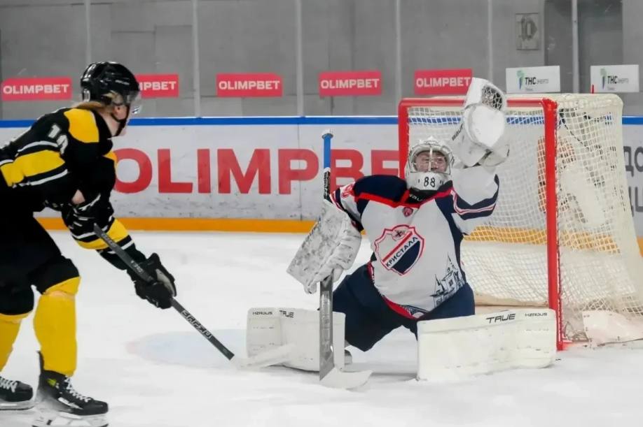 Саратовский "Кристалл" стартовал с победы в плей-офф НМХЛ