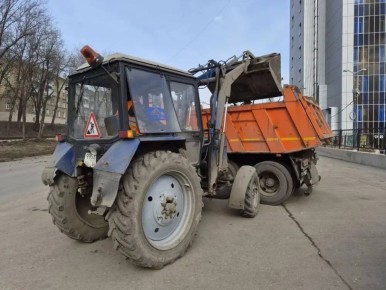 В Саратове продолжаются плановые работы по благоустройству