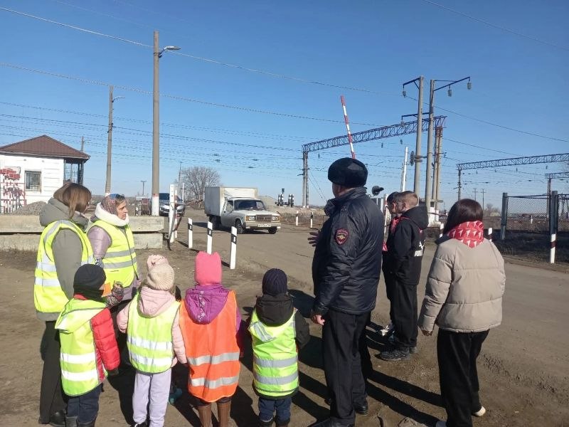 В Красноармейском районе госавтоинспекторы провели акцию «Внимание, железнодорожный переезд!» В Красноармейском районе госавтоинспекторы провели акцию «Внимание, железнодорожный переезд!»