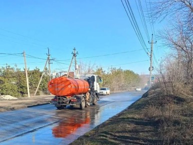 Коммунальные службы активно убирают город после зимы
