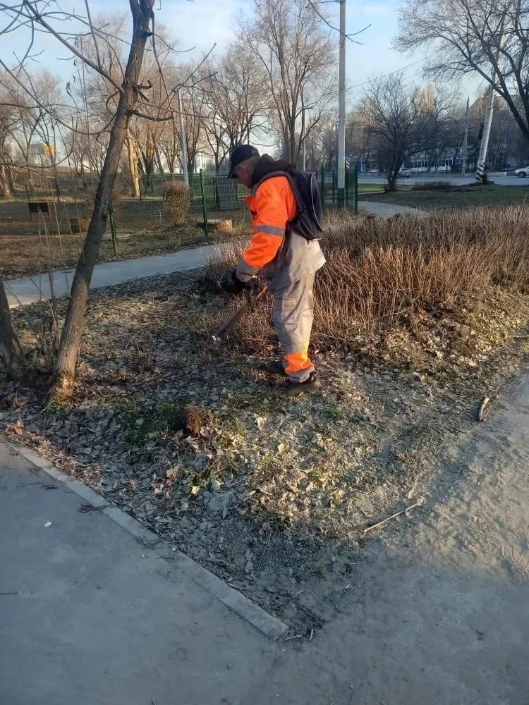 Специалисты «Комбината благоустройства» наводят порядок на улицах Балаково Специалисты «Комбината благоустройства» наводят порядок на улицах Балаково
