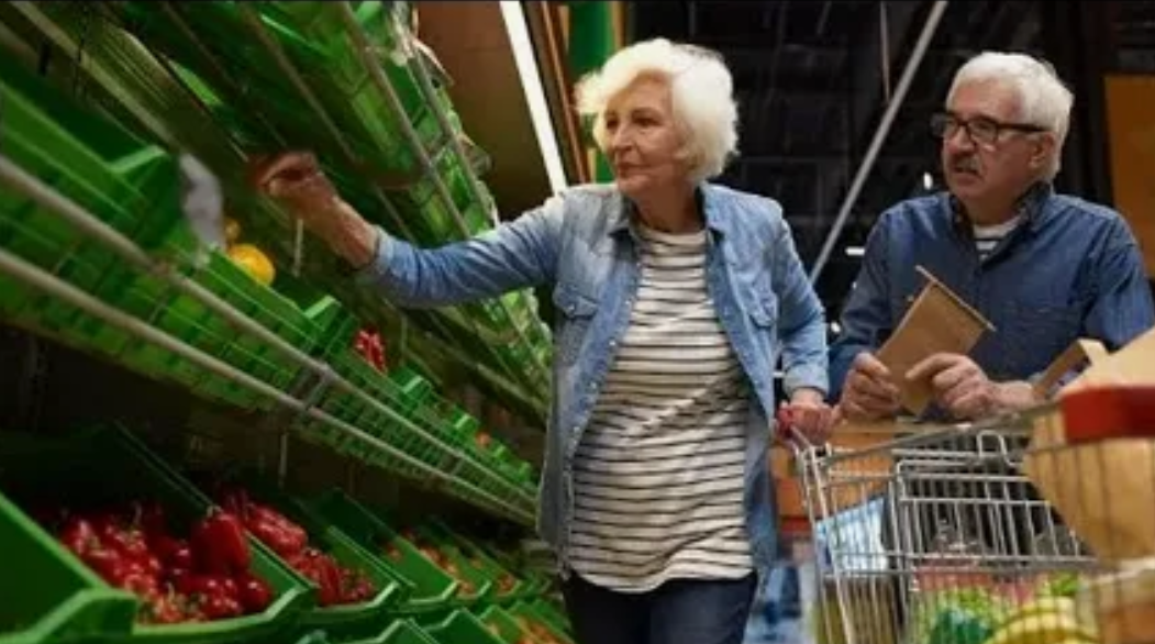 Как работавшим в 90-е получить справку для повышения пенсии