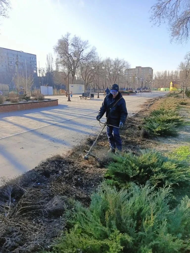 Специалисты «Комбината благоустройства» наводят порядок на улицах Балаково Специалисты «Комбината благоустройства» наводят порядок на улицах Балаково
