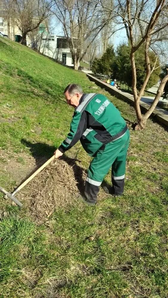 Парки и скверы города становятся ещё уютнее!