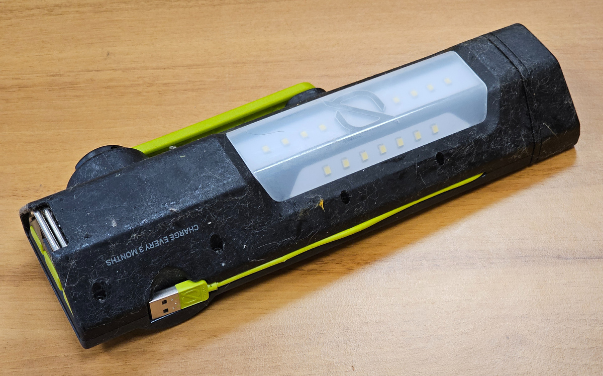 Как очистить гаджеты от липкого налета: простой способ без химикатов