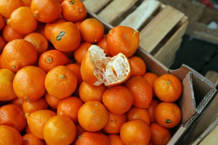 Цены на мандарины снижаются: что стоит за резким падением