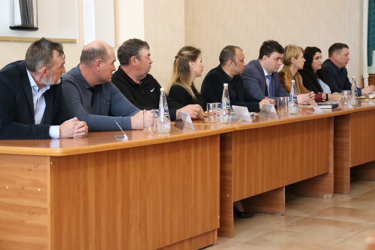 Под председательством заместителя прокурора Саратовской области Владислава Савенко проведено очередное заседание Общественного совета по защите прав малого и среднего бизнеса на базе администрации Петровского муниципального... Под председательством заместителя прокурора Саратовской области Владислава Савенко проведено очередное заседание Общественного совета по защите прав малого и среднего бизнеса на базе администрации Петровского муниципального...