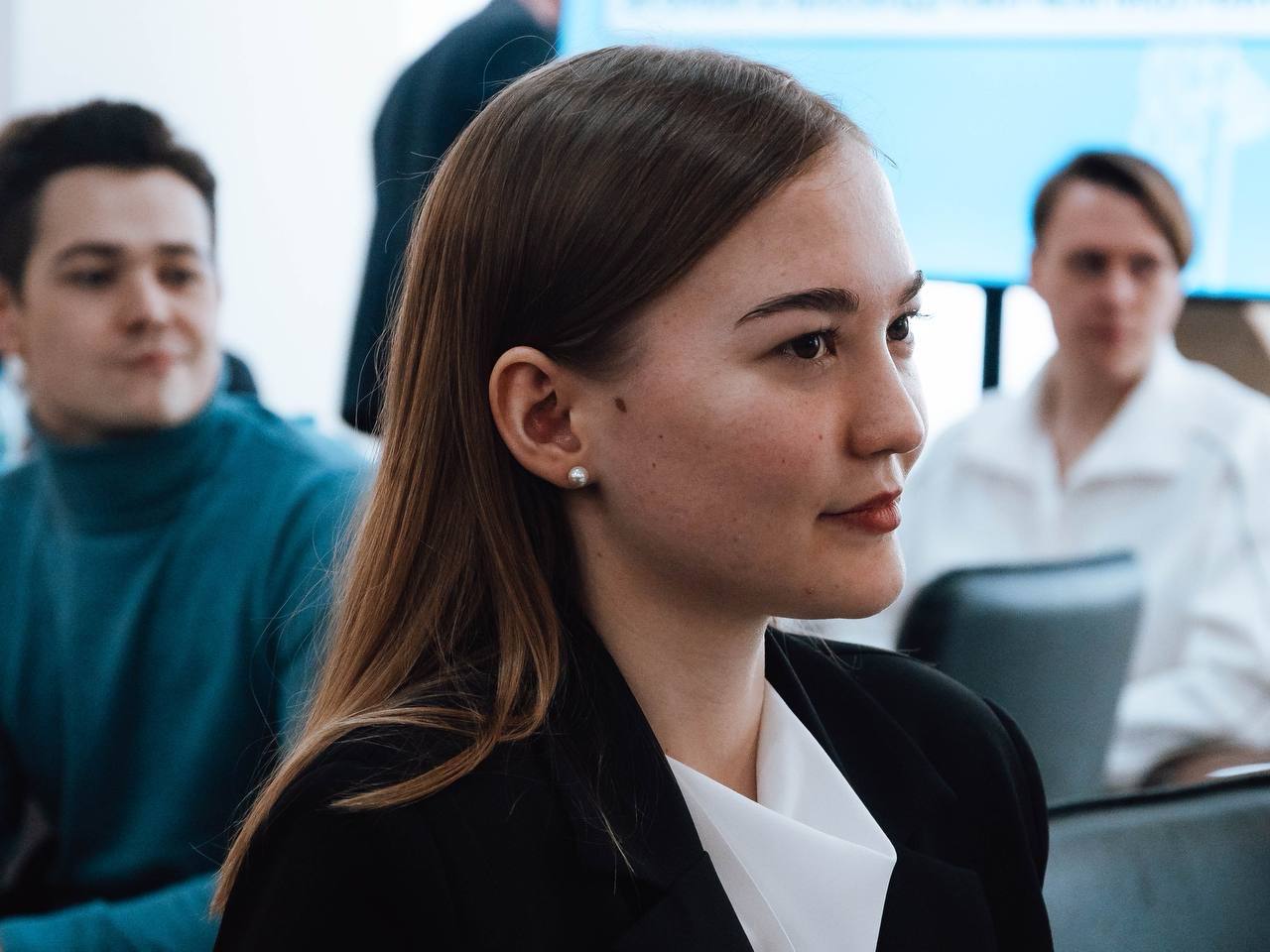 Глава города Игорь Молчанов провел встречу с молодыми сотрудниками администрации Глава города Игорь Молчанов провел встречу с молодыми сотрудниками администрации