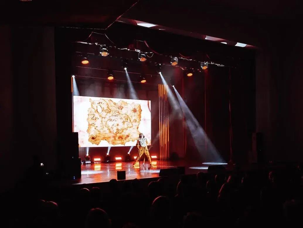 В Городском доме культуры национального творчества прошло городское праздничное мероприятие, объединившее тех, кто делает нашу жизнь ярче В Городском доме культуры национального творчества прошло городское праздничное мероприятие, объединившее тех, кто делает нашу жизнь ярче