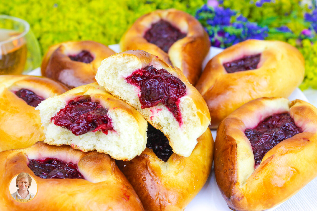 Сочные пирожки с вишней: легкость и аромат в каждой укусе