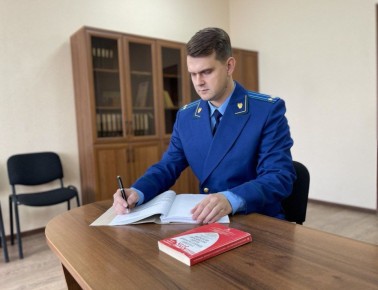 Заместитель прокурора г. Энгельс Никита Вальков утвердил обвинительное заключение в отношении 40-летнего жителя г. Санкт-Петербург