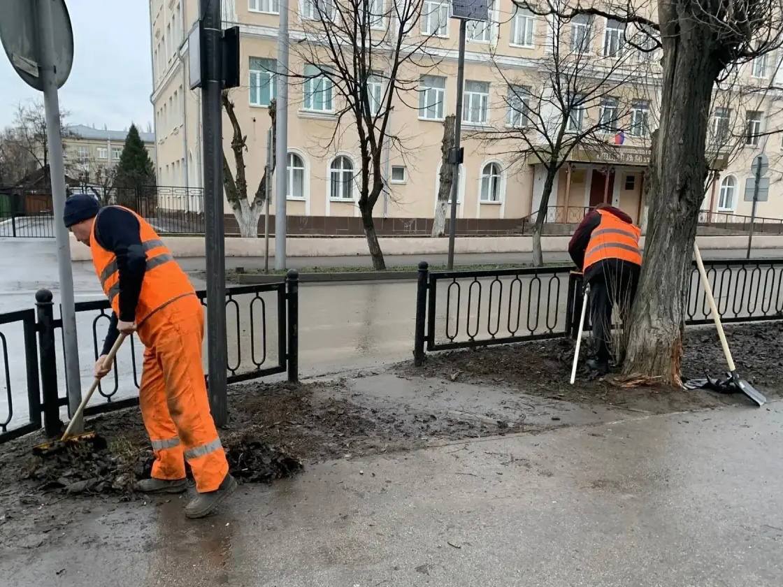 Плановые работы по благоустройству ведутся в любую погоду