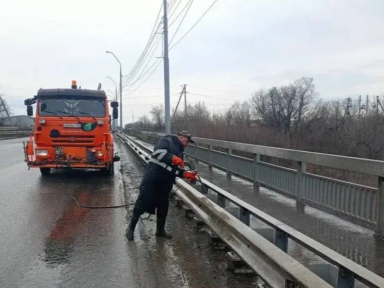 Плановые работы по благоустройству ведутся в любую погоду Плановые работы по благоустройству ведутся в любую погоду
