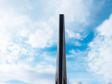 Город под дождем, но с весной в душе