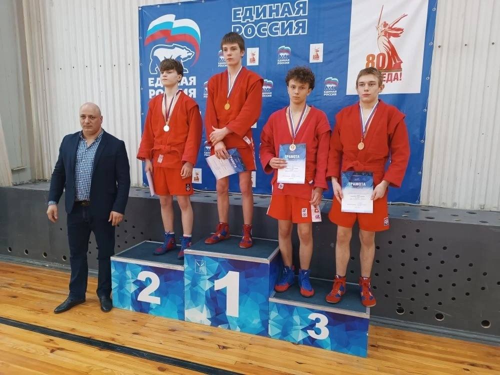 Балаковские самбисты завоевали на турнире в Саратове 4 медали Балаковские самбисты завоевали на турнире в Саратове 4 медали