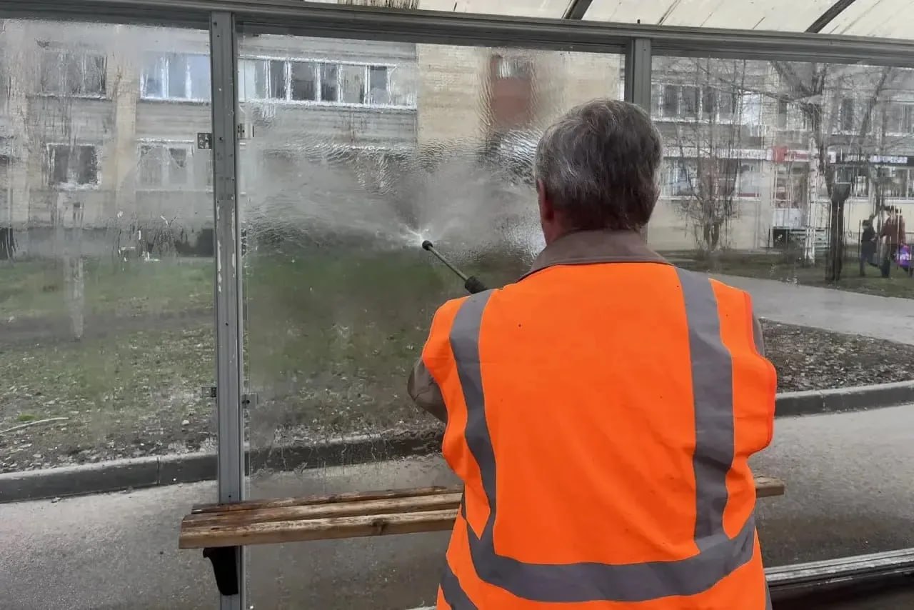 Продолжаются работы по благоустройству Продолжаются работы по благоустройству