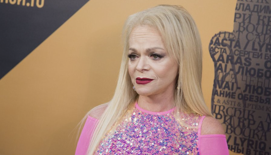 Лариса Долина и её странная игра с историей