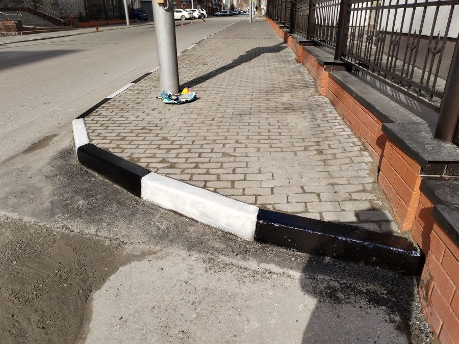 Фирма подследственного поменяла тротуар у Саратовского СУ СК?