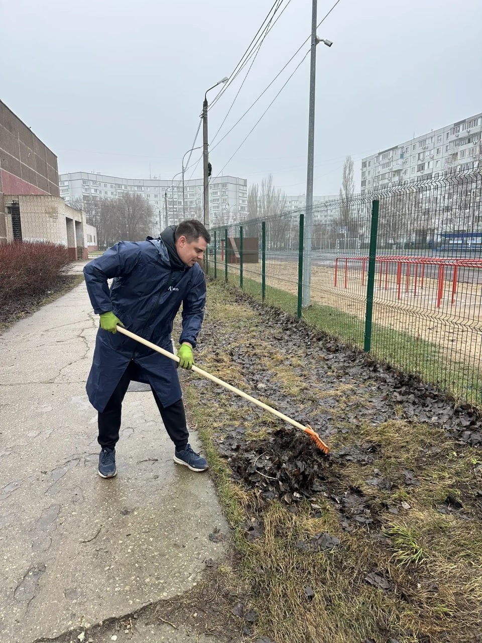 В Балаковском районе продолжаются весенние субботники В Балаковском районе продолжаются весенние субботники
