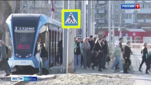 Вячеслав Володин напомнил, что региону в рамках первого этапа модернизации на приобретение новых трамваев были выделены средства на безвозмездной основе, их возвращать не нужно