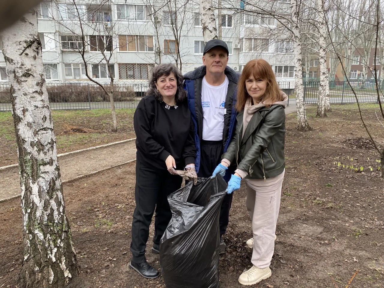 В Балаковском районе продолжаются весенние субботники В Балаковском районе продолжаются весенние субботники