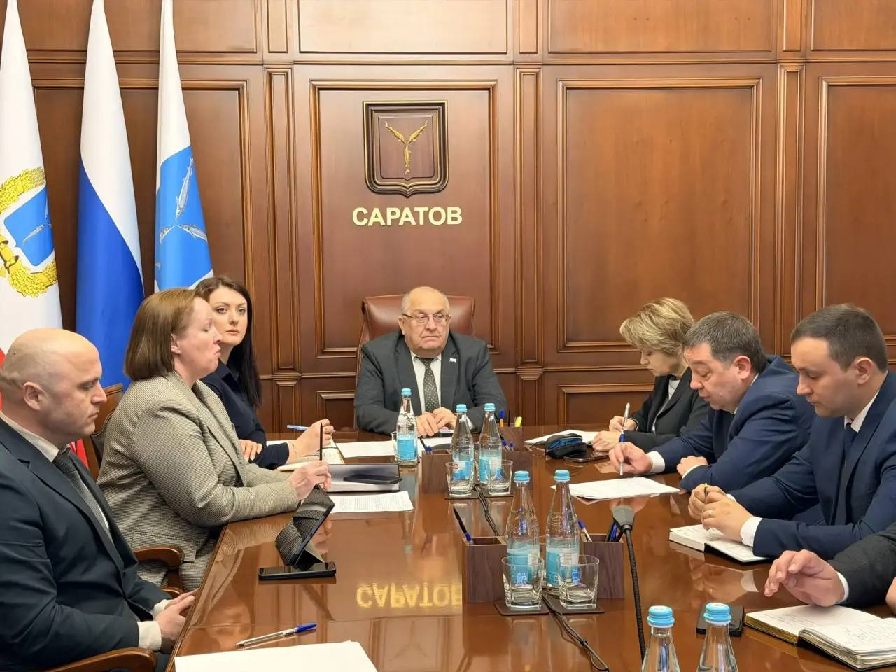 Продолжаются работы по благоустройству Продолжаются работы по благоустройству