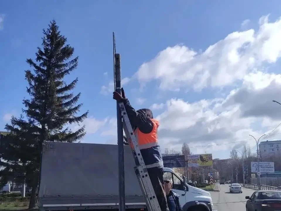 Продолжаются работы по благоустройству Продолжаются работы по благоустройству