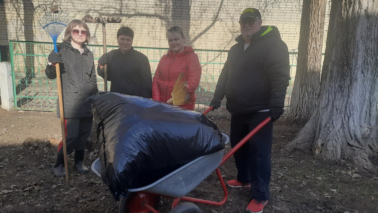 В Балаковском районе продолжаются весенние субботники
