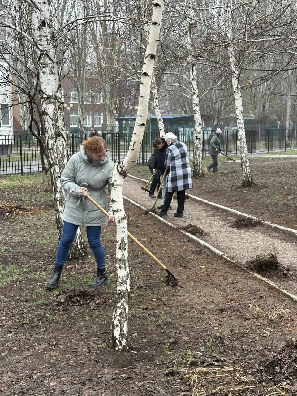В Балаковском районе продолжаются весенние субботники В Балаковском районе продолжаются весенние субботники