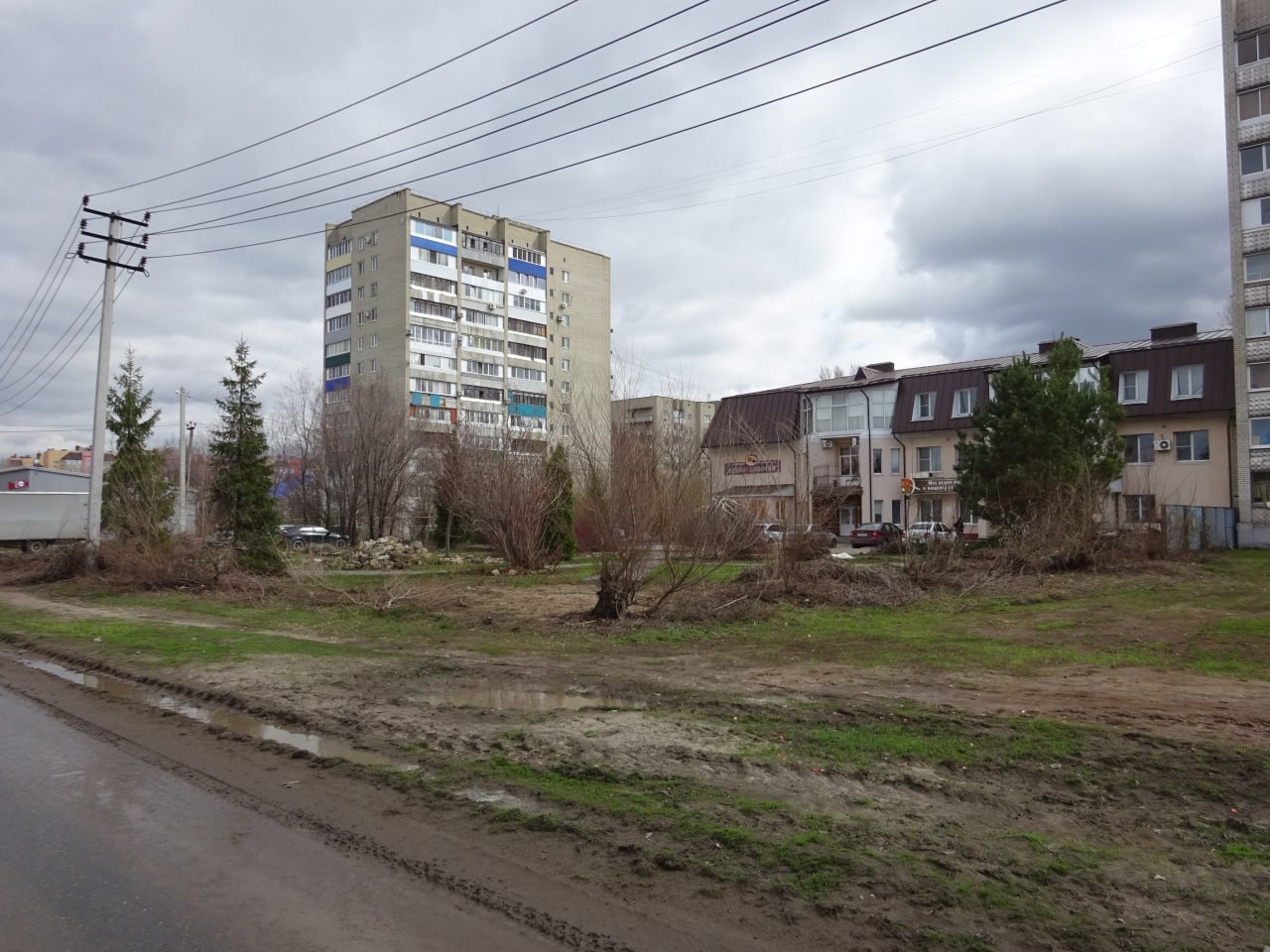 На улице Каховская демонтировано ограждение На улице Каховская демонтировано ограждение