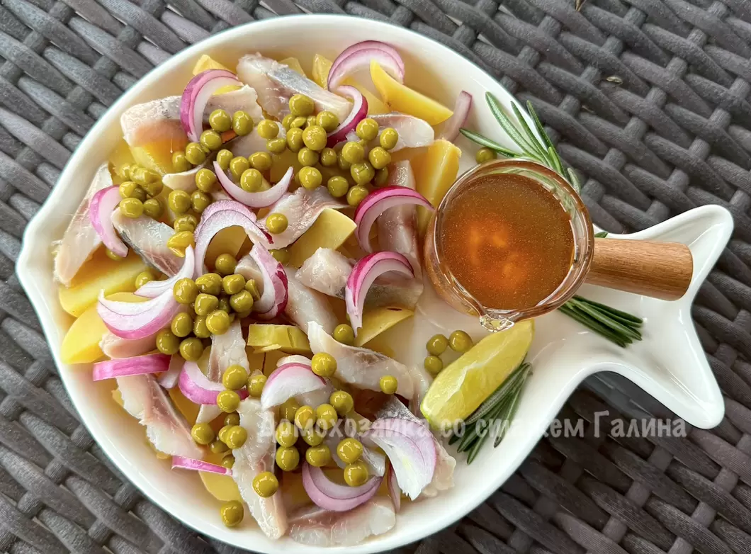 Удивительное преображение привычного салата: как сделать его звездой праздничного стола