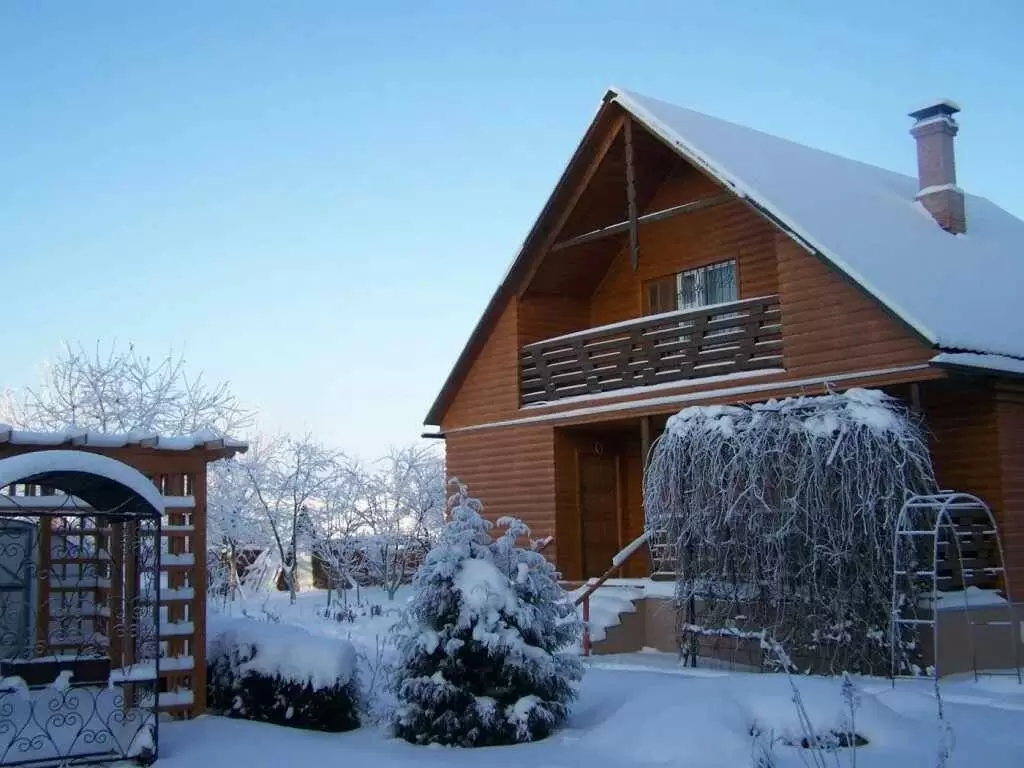 Осенние заботы владельцев домов: не упустите важные дела перед зимними холодами