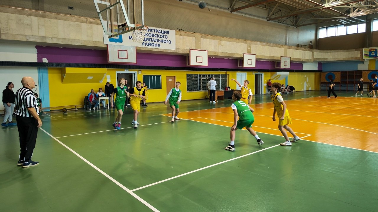 В Балаково прошли всероссийские соревнования по баскетболу В Балаково прошли всероссийские соревнования по баскетболу