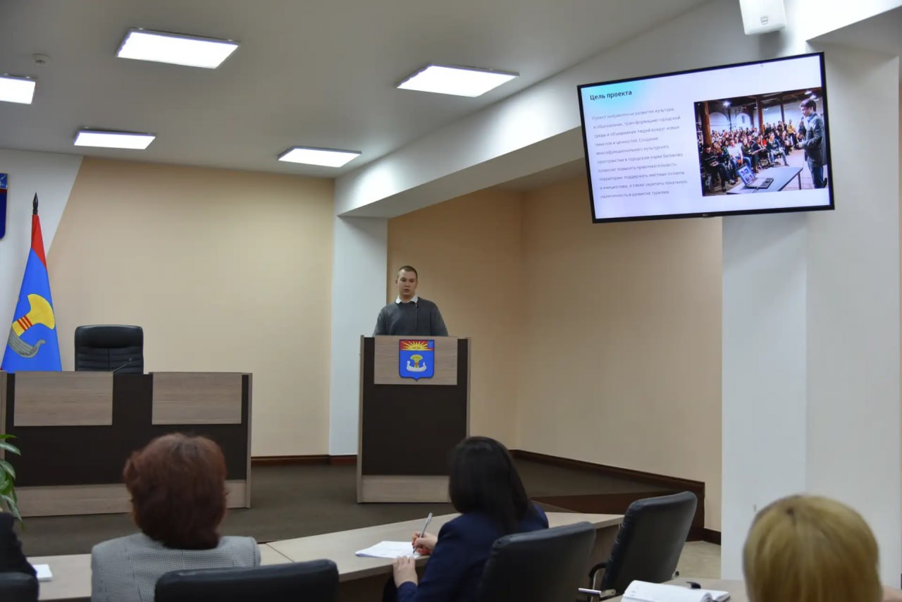 В администрации прошло собеседование с участниками конкурса «День дублера» В администрации прошло собеседование с участниками конкурса «День дублера»