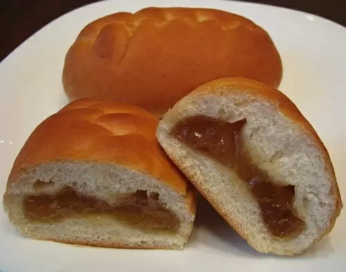 Простые и вкусные домашние пирожки с повидлом