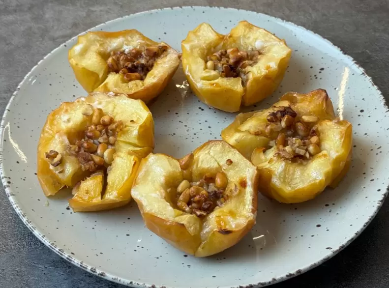 Нежное летом, сладкое зимой: запеченные яблоки для любого повода